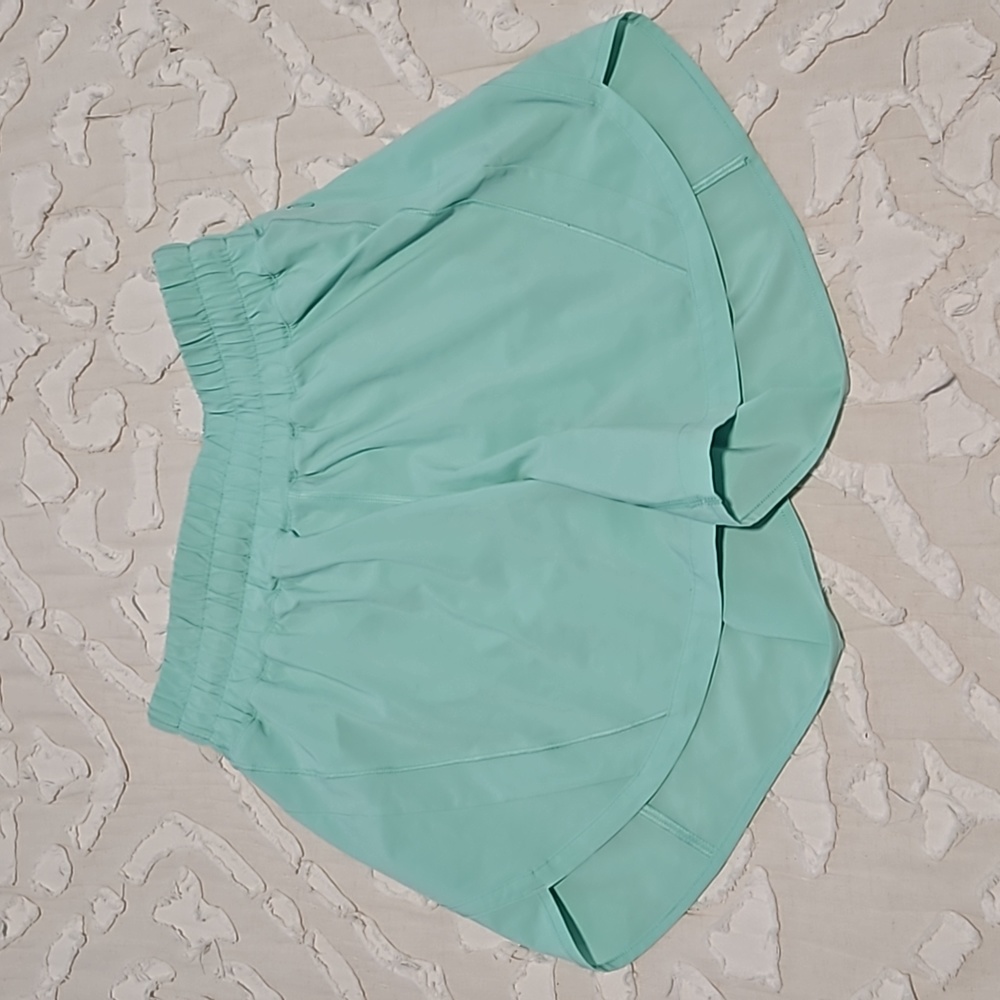 Lululemon track that shorts